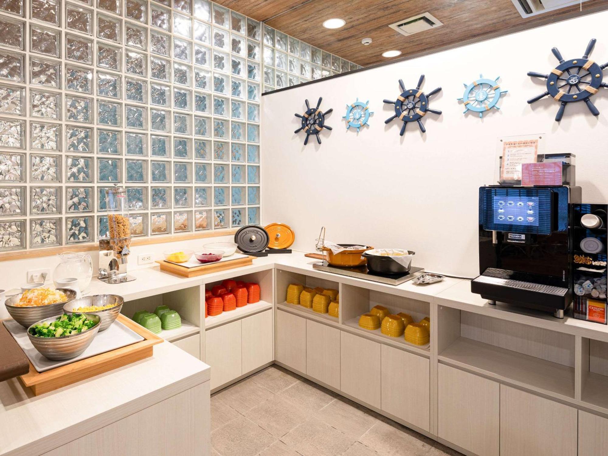 Comfort Inn Naha Tomari Port Екстериор снимка